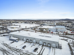 1090 Rue André-Liné, Granby, QC en alquiler Vista aérea- Imagen 1 de 13