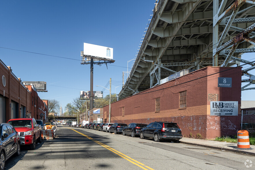 25-25 51st Ave, Long Island City, NY en alquiler - Foto del edificio - Imagen 2 de 5