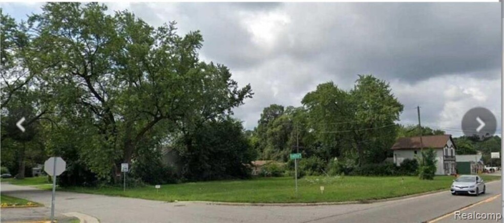 9999 Cooley Lake Rd, West Bloomfield, MI en venta - Foto del edificio - Imagen 1 de 13