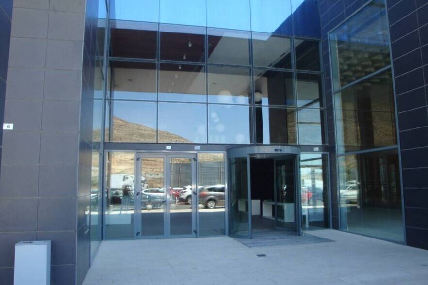 Oficina en SEVILLA en alquiler - Foto del edificio - Imagen 3 de 10