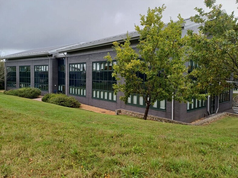 4 Benham Rd, Chilworth en alquiler - Foto del edificio - Imagen 3 de 6