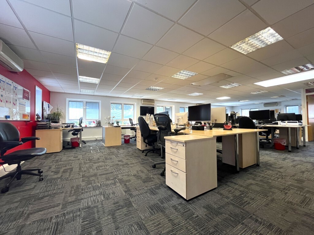 3 High St, Gerrards Cross, BKM SL9 9QE - Unidad 1 - - Foto del interior - Image 2 of 4