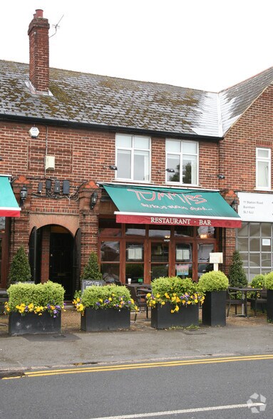9 Station Rd, Slough en venta - Foto principal - Imagen 1 de 3