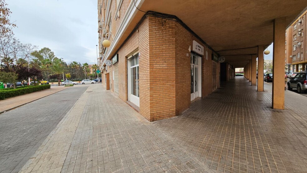 Edificio residencial en Sagunto, Valencia en venta - Foto del edificio - Imagen 3 de 6
