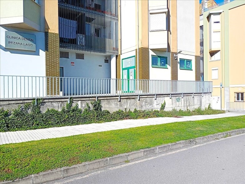 Local en Santa Cruz de Bezana en venta - Foto del edificio - Imagen 3 de 25