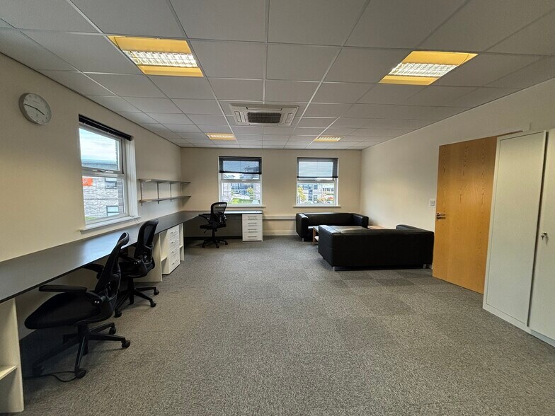 Abercrombie Ct, Westhill en alquiler - Foto del edificio - Imagen 3 de 9