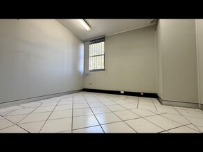 100-104 Pacific Hwy, Tuggerah en alquiler Foto del interior- Imagen 2 de 4