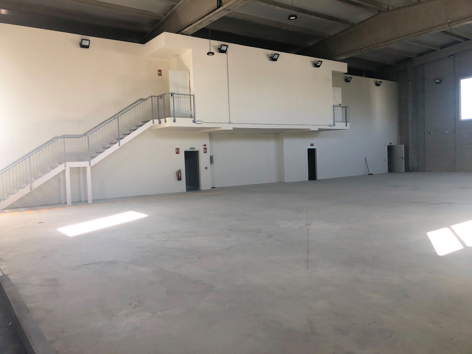 Nave en Fuenlabrada, Madrid en alquiler Foto principal- Imagen 1 de 10