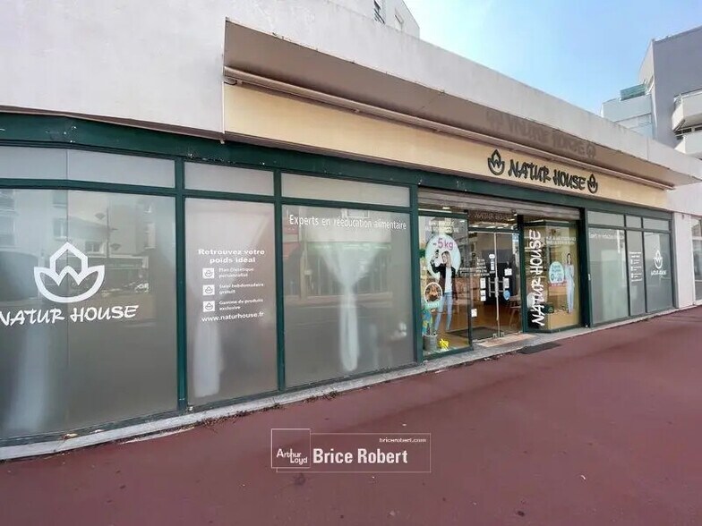 Local en Meyzieu en alquiler - Foto del edificio - Imagen 2 de 6