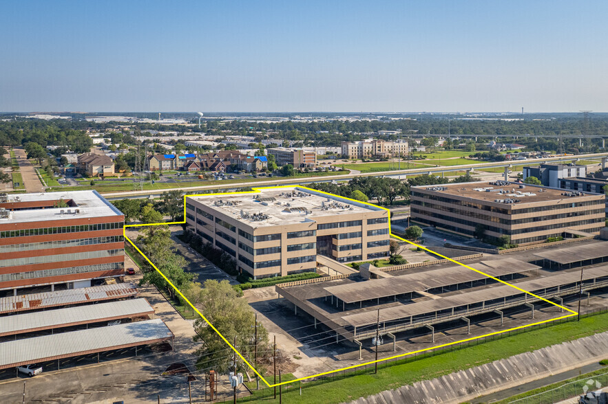 652 N Sam Houston Pky E, Houston, TX en venta - Foto del edificio - Imagen 1 de 17