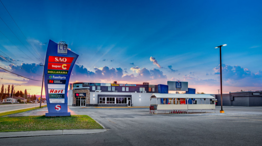 10516 Boul Sainte-Anne, La Côte-de-Beaupré, QC en alquiler - Foto del edificio - Imagen 1 de 3