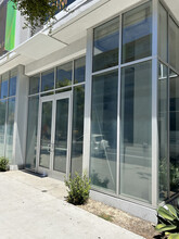 900 N La Brea Ave, West Hollywood, CA en alquiler Foto del edificio- Imagen 2 de 5