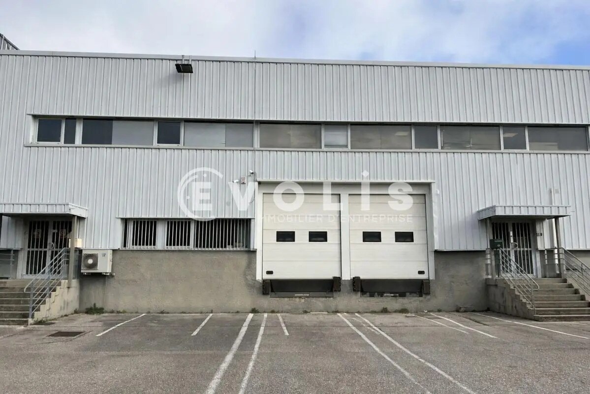 82 Avenue Des Arrivaux, Saint-Quentin-Fallavier en venta Foto del edificio- Imagen 1 de 12