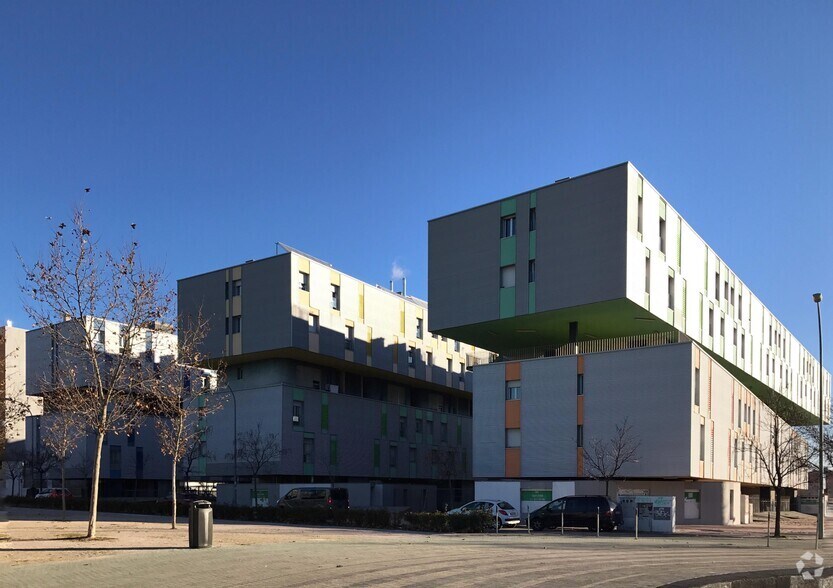 Calle de Honrubia, 9, Madrid, Madrid en alquiler - Foto del edificio - Imagen 2 de 2