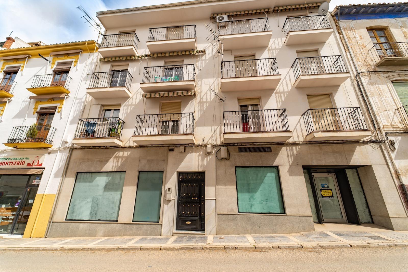 Oficina en Montefrío en venta Foto del edificio- Imagen 1 de 11