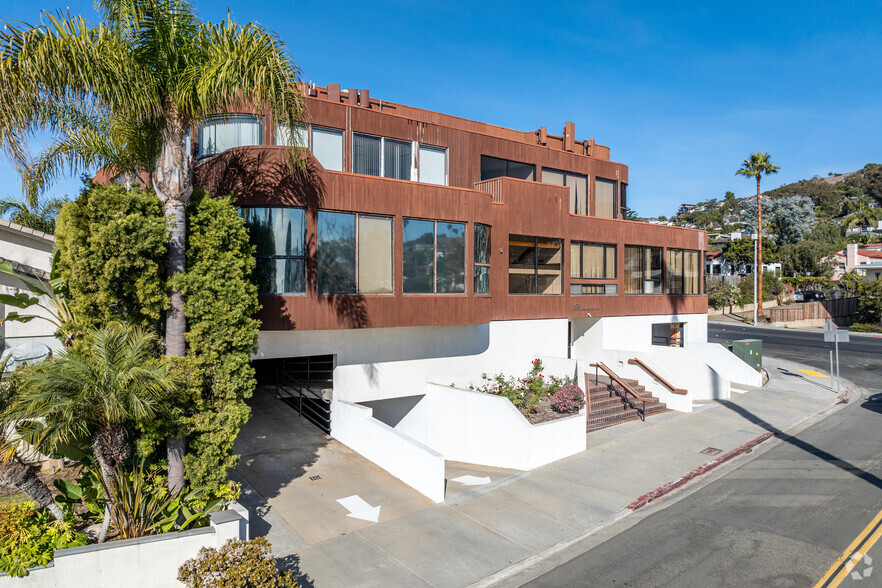 105 Crescent Bay Dr, Laguna Beach, CA en alquiler - Foto del edificio - Imagen 3 de 16