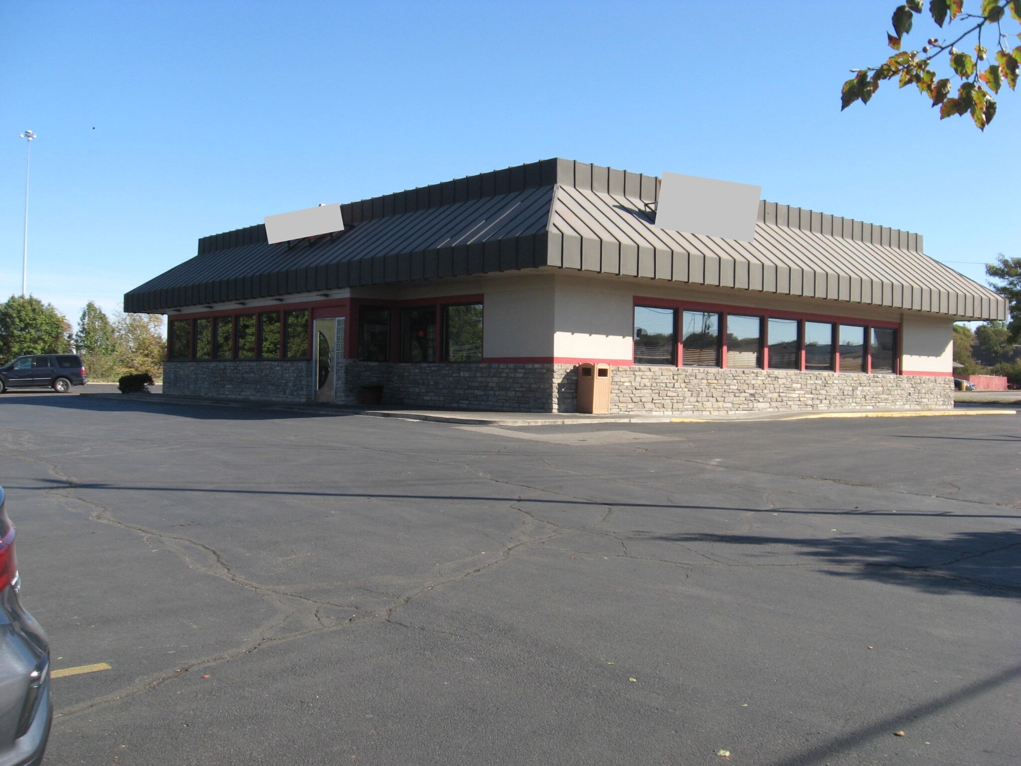 1500 SW Wanamaker Rd, Topeka, KS en alquiler Foto del edificio- Imagen 1 de 3