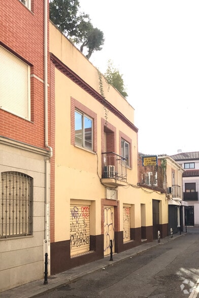 Calle Talamanca, 20, Alcalá de Henares, Madrid en alquiler - Foto del edificio - Imagen 2 de 3