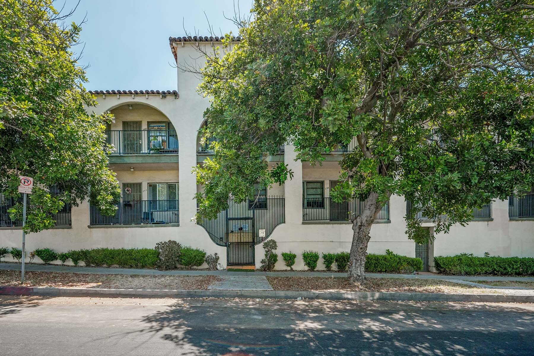 230-240 N Reno St, Los Angeles, CA en venta Foto principal- Imagen 1 de 1