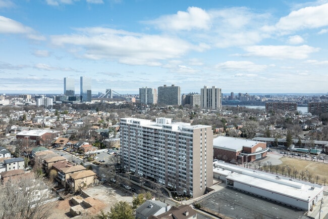 Más detalles de 1350 15th St, Fort Lee, NJ - Oficina, local en alquiler