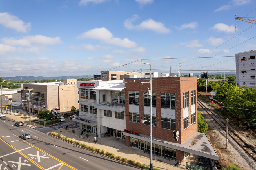 4106 Charlotte Ave, Nashville, TN en alquiler - Foto del edificio - Imagen 3 de 19