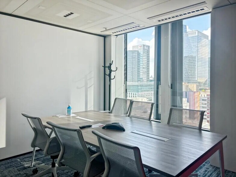 16 Place De L'Iris, Courbevoie en alquiler - Foto del edificio - Imagen 1 de 32