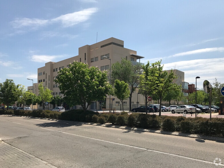 Avenida Juan Carlos i, I 1, Alcalá de Henares, Madrid en alquiler - Foto del edificio - Imagen 2 de 2