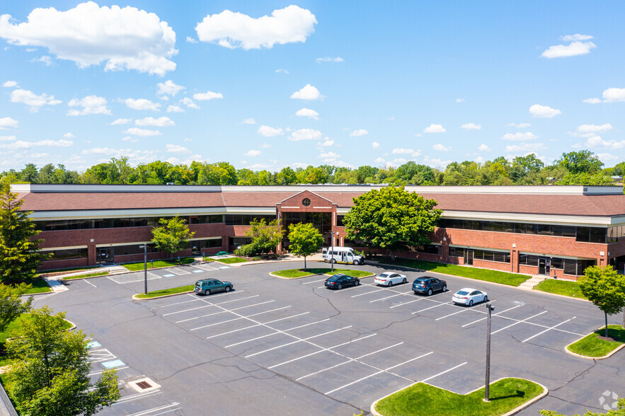 455 Business Center Dr, Horsham, PA en alquiler - Foto del edificio - Imagen 3 de 9