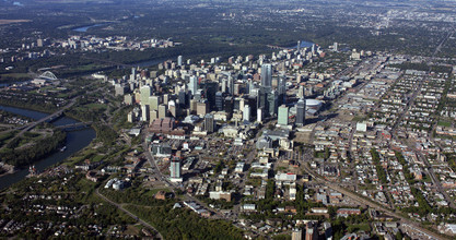 10155 102nd St NW, Edmonton, AB - VISTA AÉREA  vista de mapa