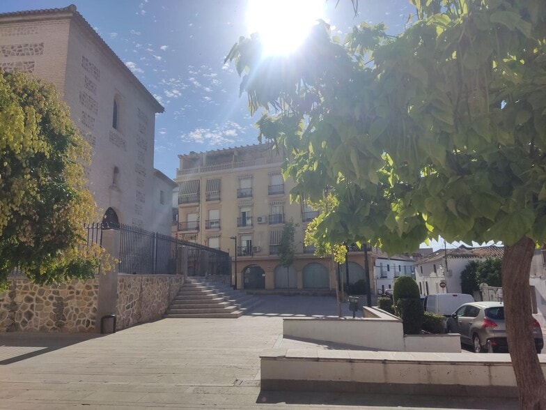 Plaza de la Iglesia, 1, Atarfe, Granada en venta - Foto del edificio - Imagen 2 de 16