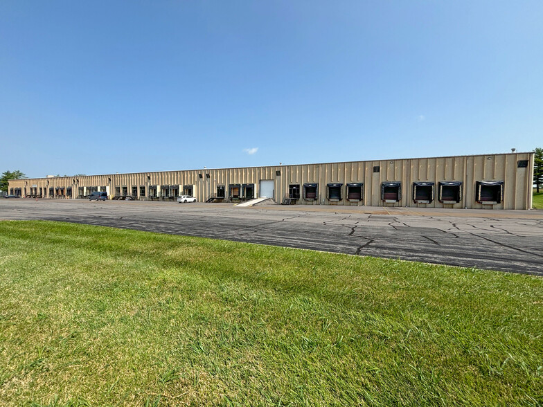 8801-8845 Seeger Industrial Dr, Berkeley, MO en alquiler - Foto del edificio - Imagen 2 de 5