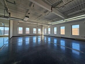 601-623 Rue McCaffrey, Montréal, QC en alquiler Foto del edificio- Imagen 2 de 5