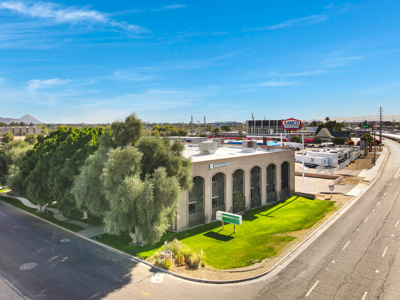 8855 N Black Canyon Fwy, Phoenix, AZ en venta - Foto del edificio - Imagen 1 de 11