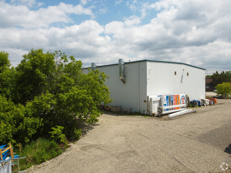 75 Industrial Rd, Tottenham, ON en alquiler - Foto del edificio - Imagen 2 de 4