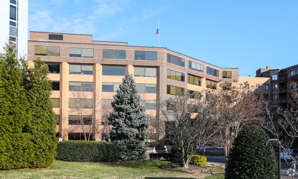 2115 Wisconsin Ave NW, Washington, DC en alquiler - Foto del edificio - Imagen 3 de 6