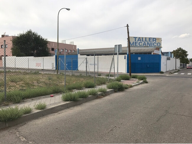 Más detalles de Camino de Coslada, 40, Madrid - Nave en alquiler
