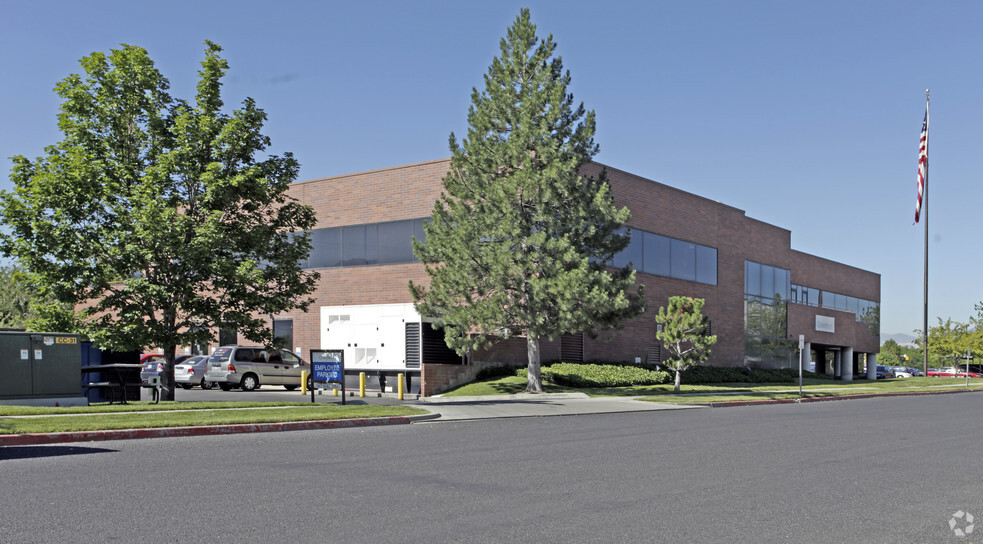 995 W Levoy Dr, Taylorsville, UT en alquiler - Foto del edificio - Imagen 1 de 3