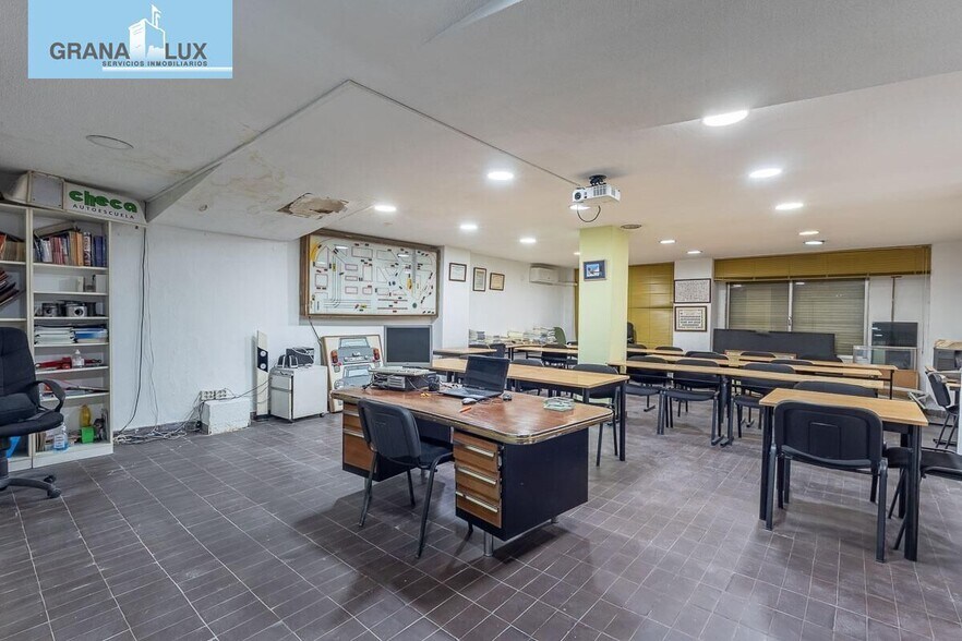 Oficina en Granada, Granada en venta - Foto del interior - Imagen 2 de 9