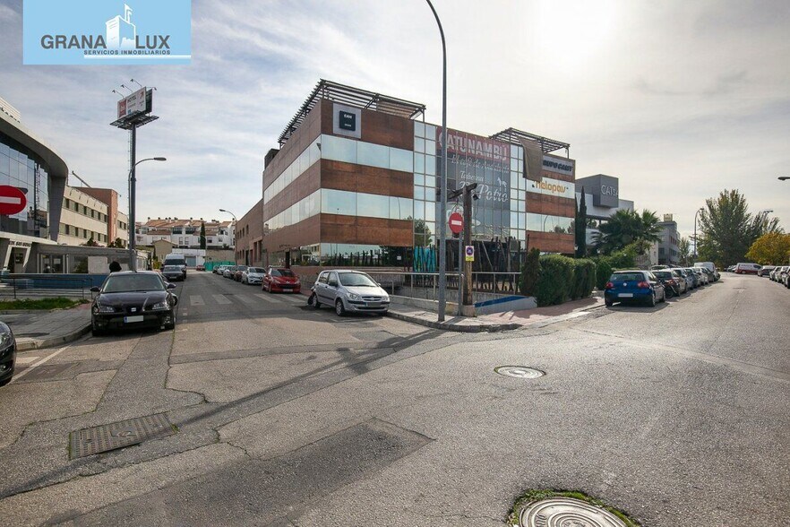 Oficina en Granada en venta - Foto del edificio - Imagen 2 de 36