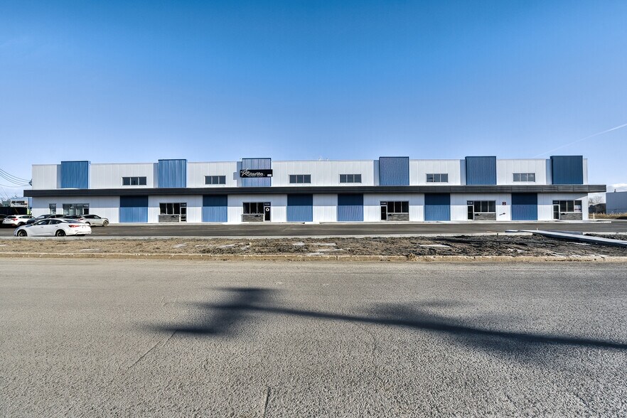 5539 St Ernest-Cormier, Laval, QC en alquiler - Foto del edificio - Imagen 2 de 14