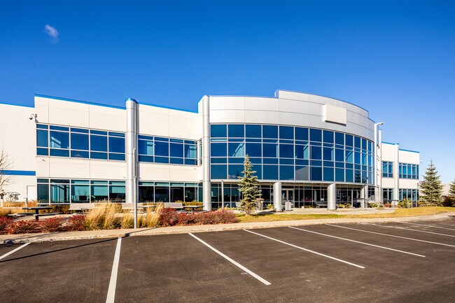 Más detalles de 4915 Rue Louis B Mayer, Laval, QC - Oficina, nave en alquiler