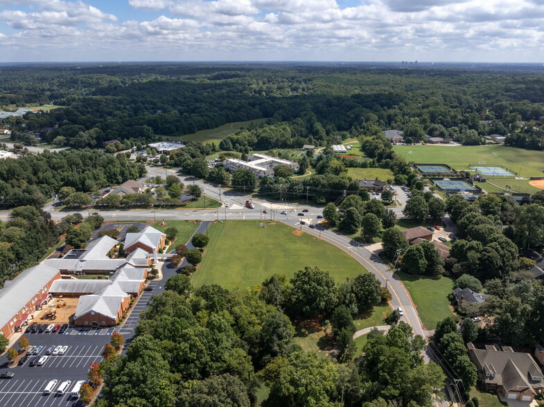 5908 Ballinger Rd, Greensboro, NC en alquiler - Foto del edificio - Imagen 3 de 7