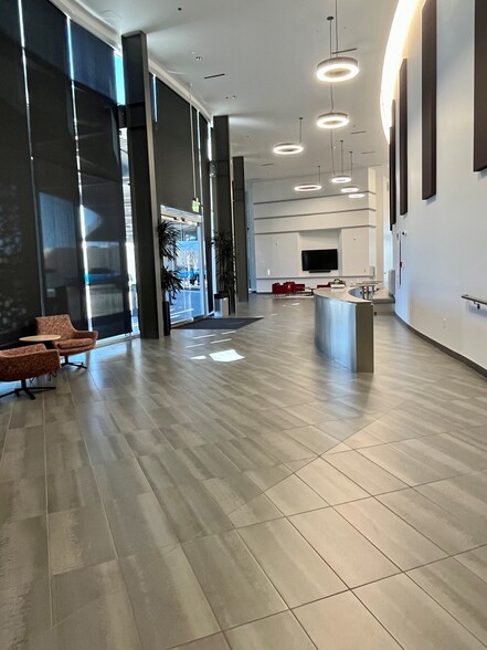 7345 E Acoma Dr, Scottsdale, AZ en alquiler - Lobby - Imagen 2 de 8