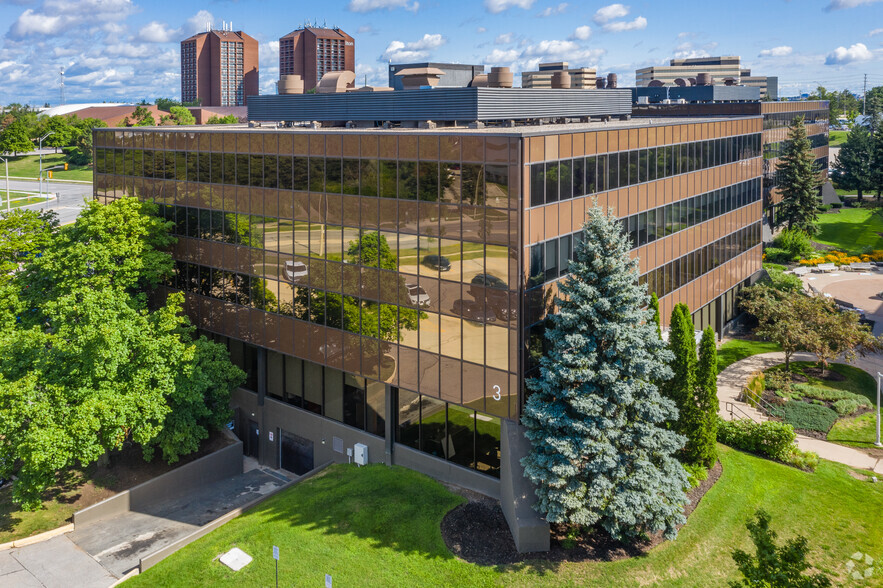 2000 Argentia Rd, Mississauga, ON en alquiler - Foto del edificio - Imagen 3 de 3