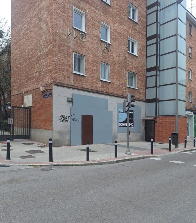 Más detalles de Calle de Martínez Izquierdo, 84, Madrid - Edificio residencial​ en venta