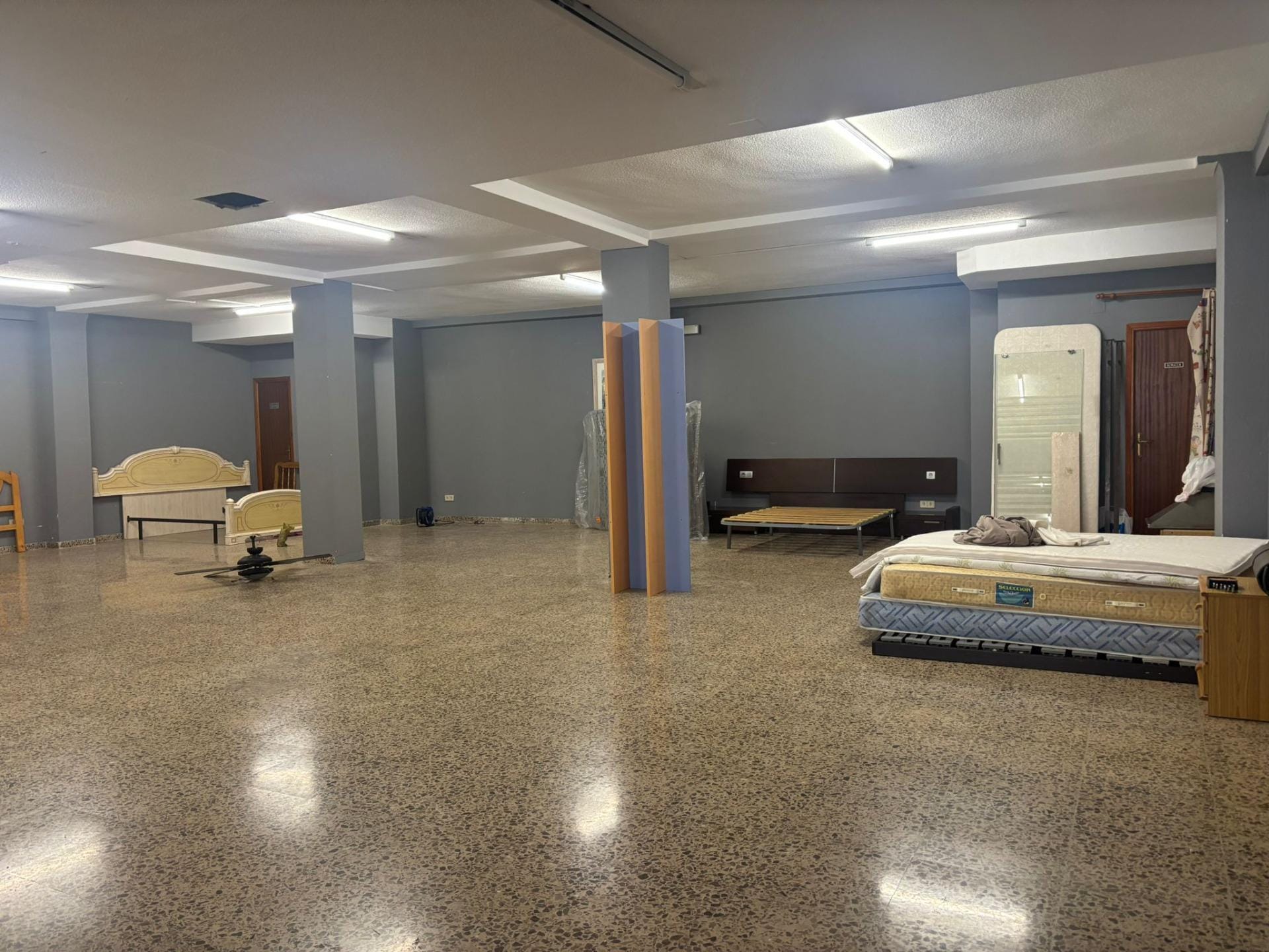 Local en Elche, Alicante en venta Foto del interior- Imagen 1 de 10