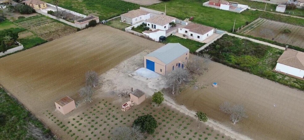 Nave en Chiclana de la Frontera, Cádiz en venta - Foto del edificio - Imagen 3 de 19