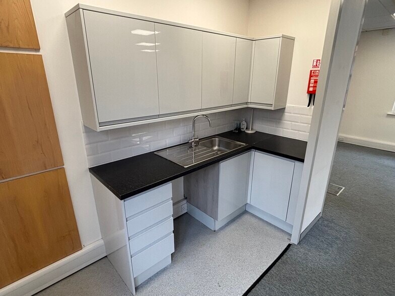 Liston Road, Marlow en alquiler - Foto del edificio - Imagen 2 de 2