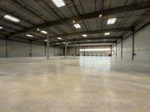 Nave en Le Thillay en alquiler Foto del interior- Imagen 2 de 4