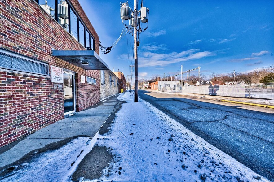 651 S Martin Luther King Jr Ave, Waukegan, IL en venta - Foto del edificio - Imagen 3 de 20